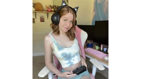 teen solo webcam|Top 9 Best Petite OnlyFans Models to Follow 2024